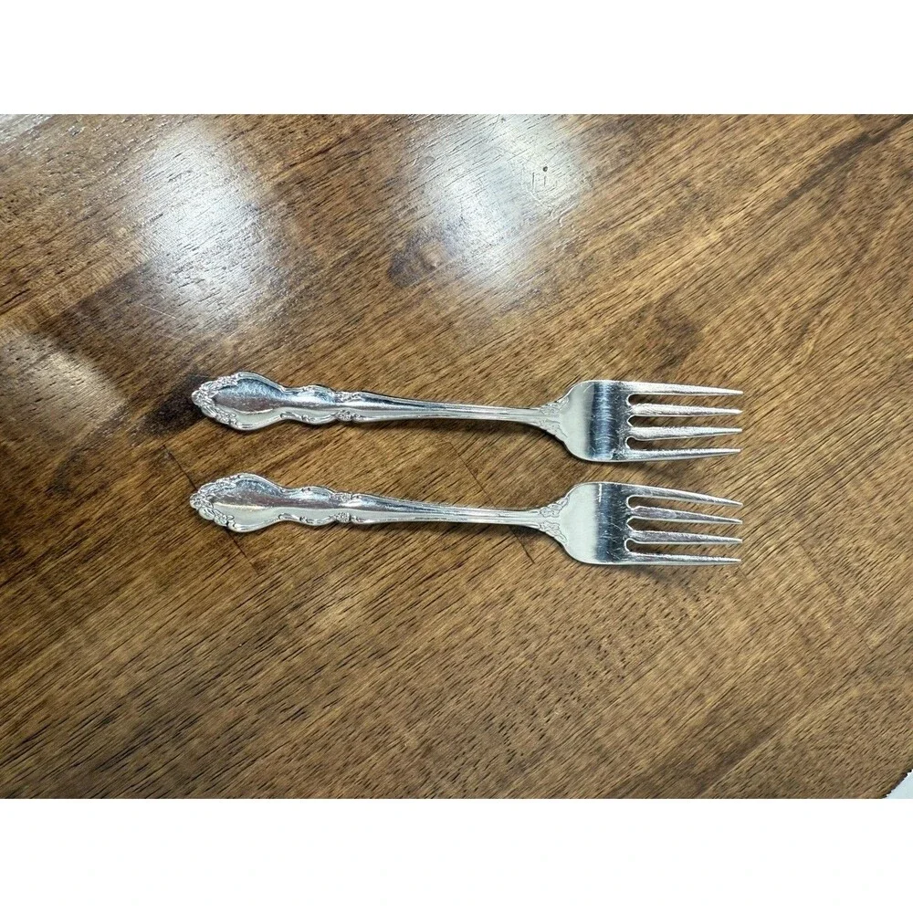 Satin Dover (Stainless) by ONEIDA SILVER